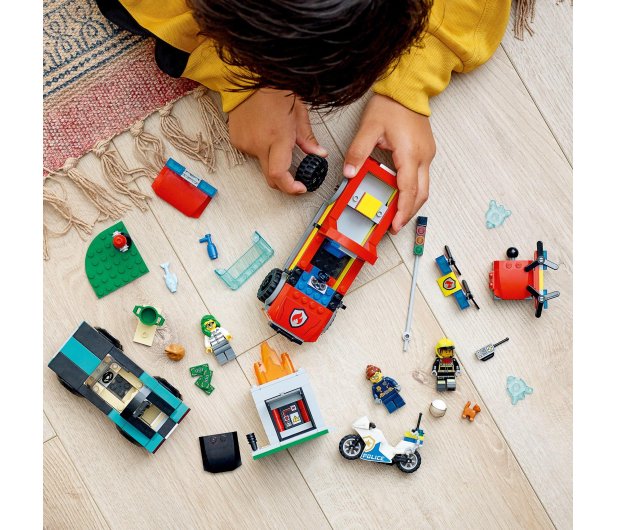 LEGO City 60319 Akcja strażacka i policyjny pościg - 1032210 - zdjęcie 4